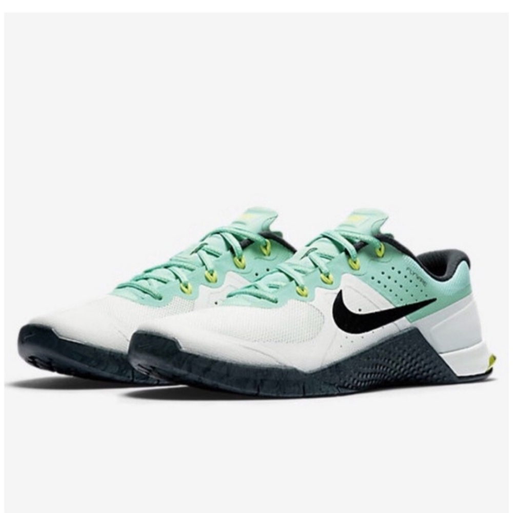 Nike Metcon 2 Barley Green sz 8.5 Womens Flywire